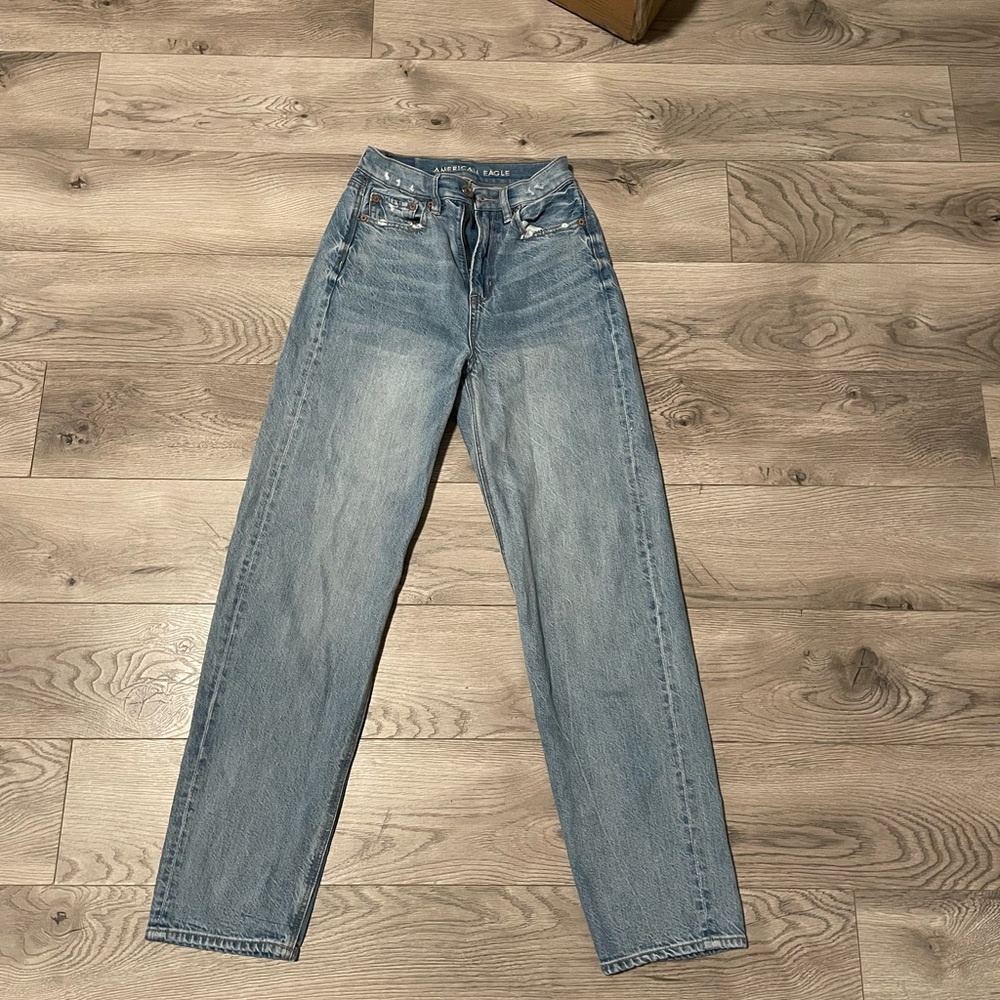 american eagle outfitters; baggy jean, size 000!